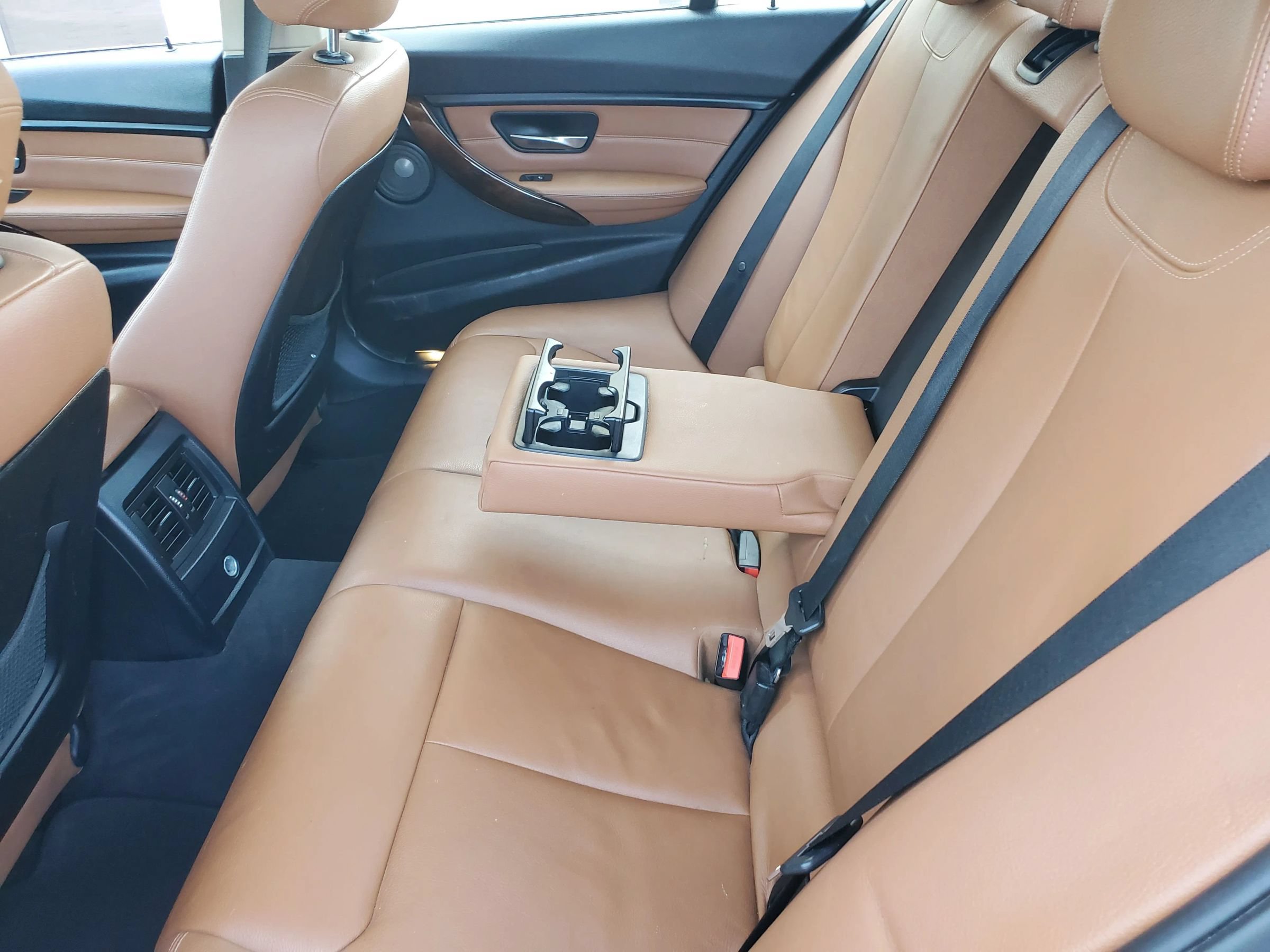 Used 2015 BMW ActiveHybrid 3 w/ Technology Package RWD image 29