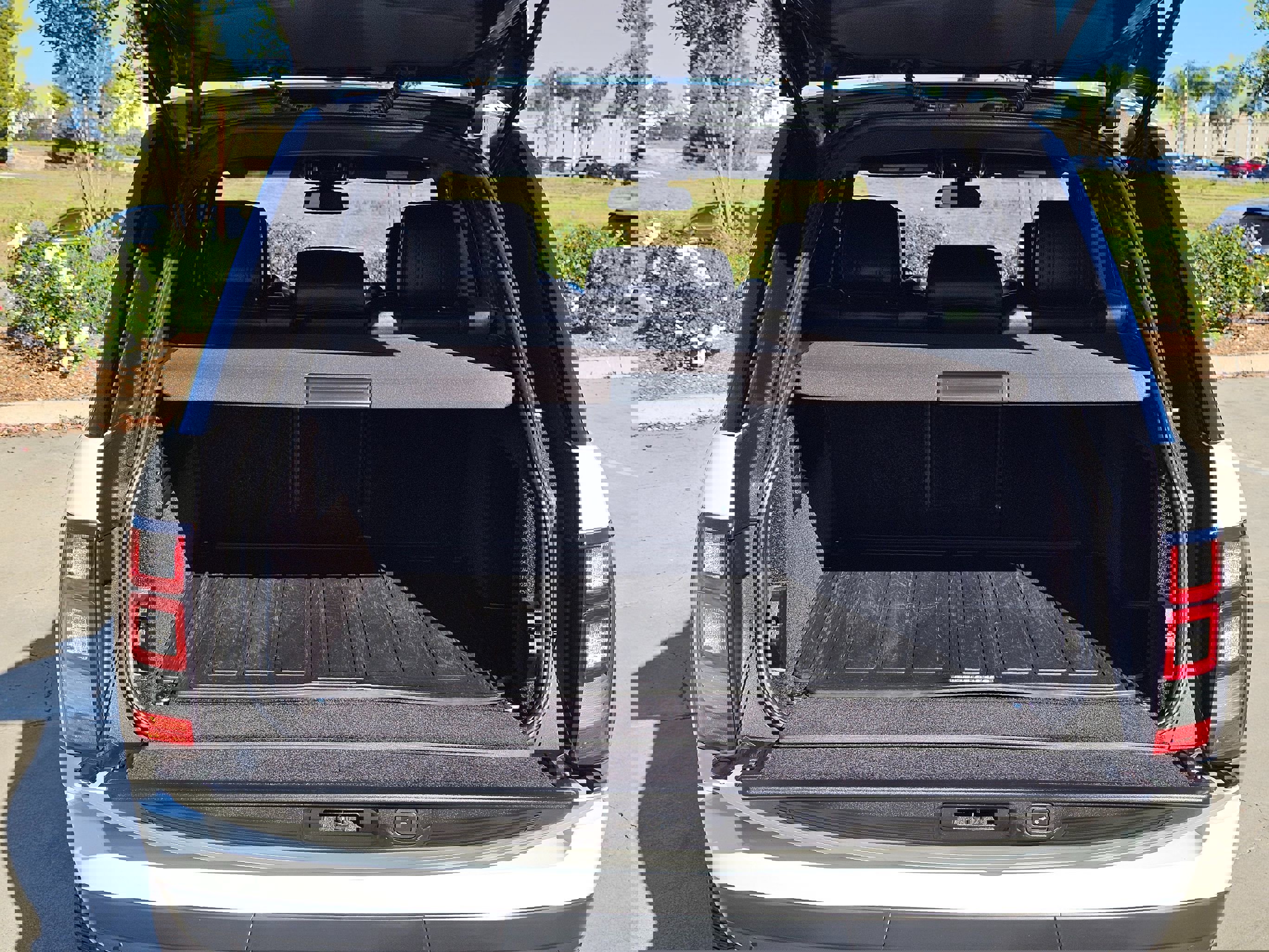 Used 2016 Land Rover Range Rover HSE image 28