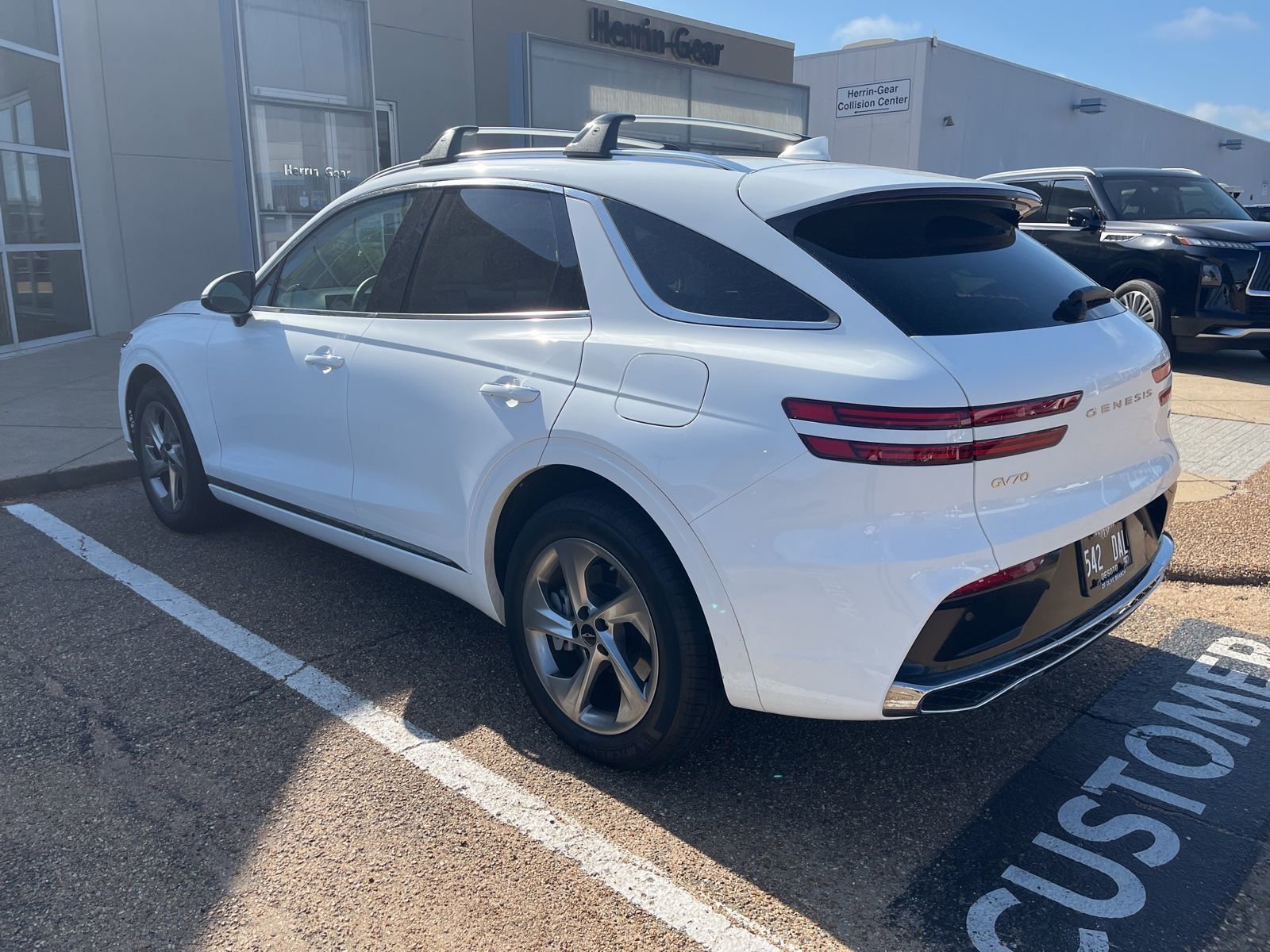 Used 2026 Genesis GV70 2.5T image 1