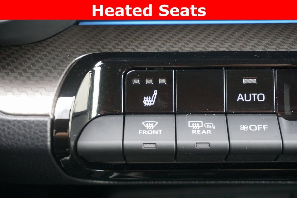 Used 2024 Toyota Prius XLE image 7