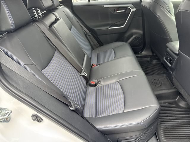 Used 2025 Toyota RAV4 XSE AWD/4WD image 15
