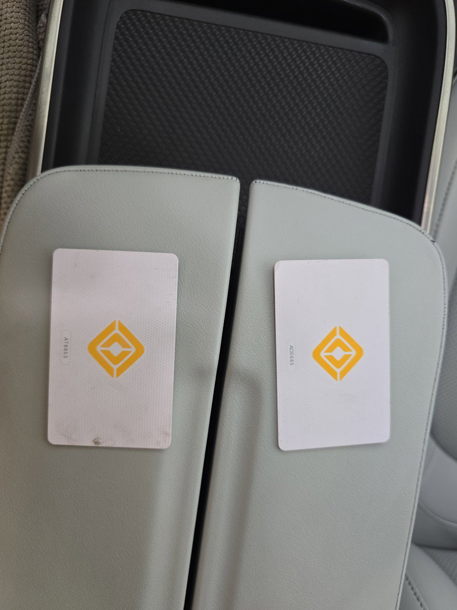 Used 2023 Rivian R1S Adventure image 31