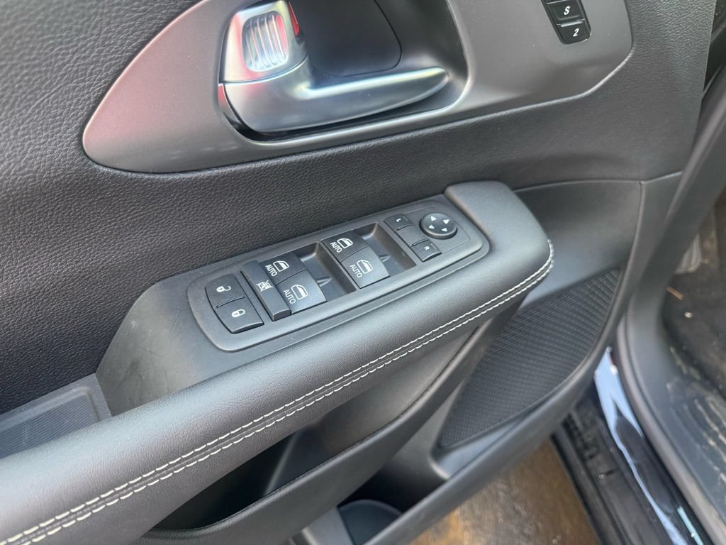 New 2026 Chrysler Pacifica Select FWD image 75