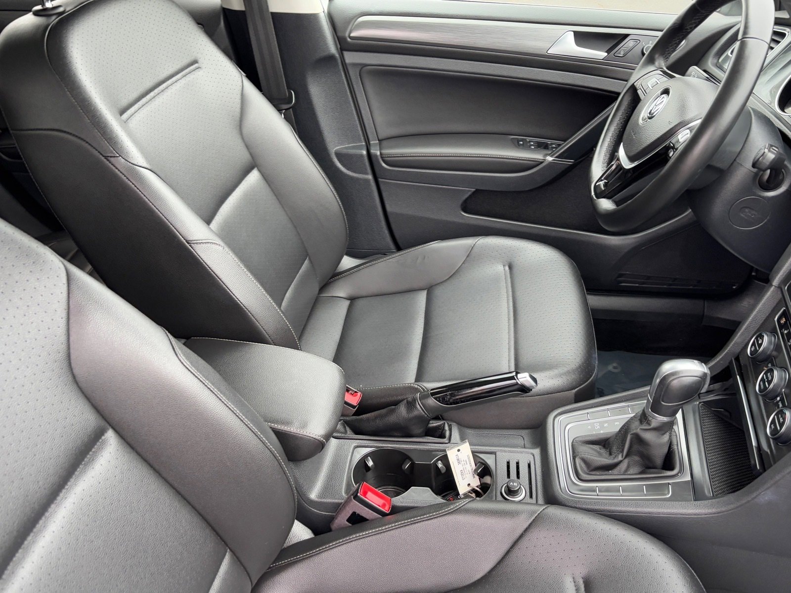 Used 2019 Volkswagen Golf S image 12