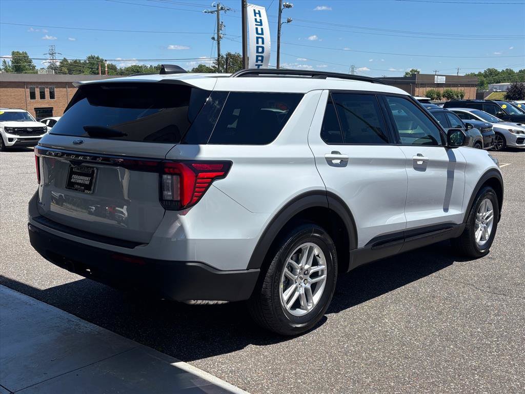 New 2026 Ford Explorer Active RWD image 26