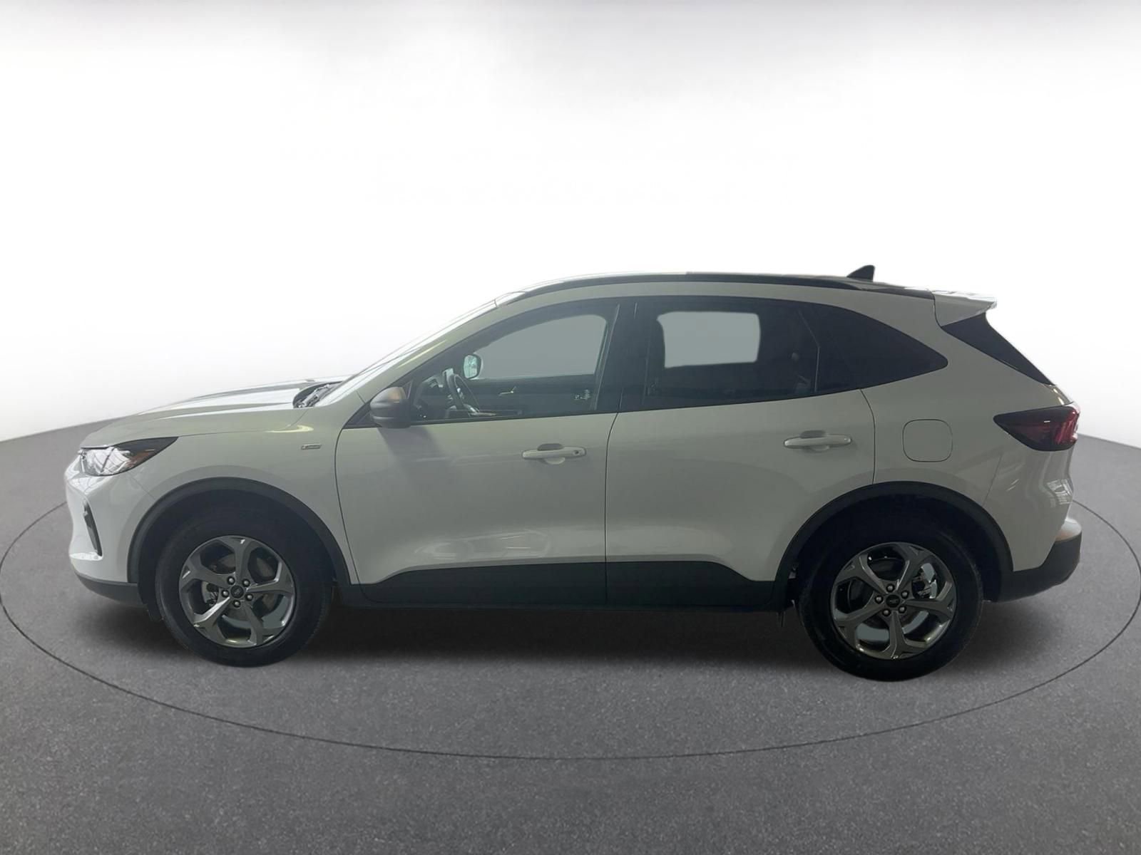 Used 2025 Ford Escape ST-Line image 11