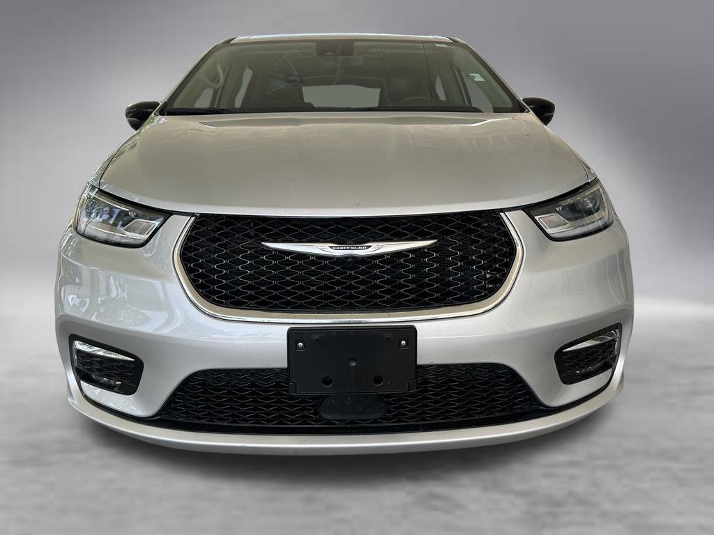Used 2024 Chrysler Pacifica Touring-L FWD image 13