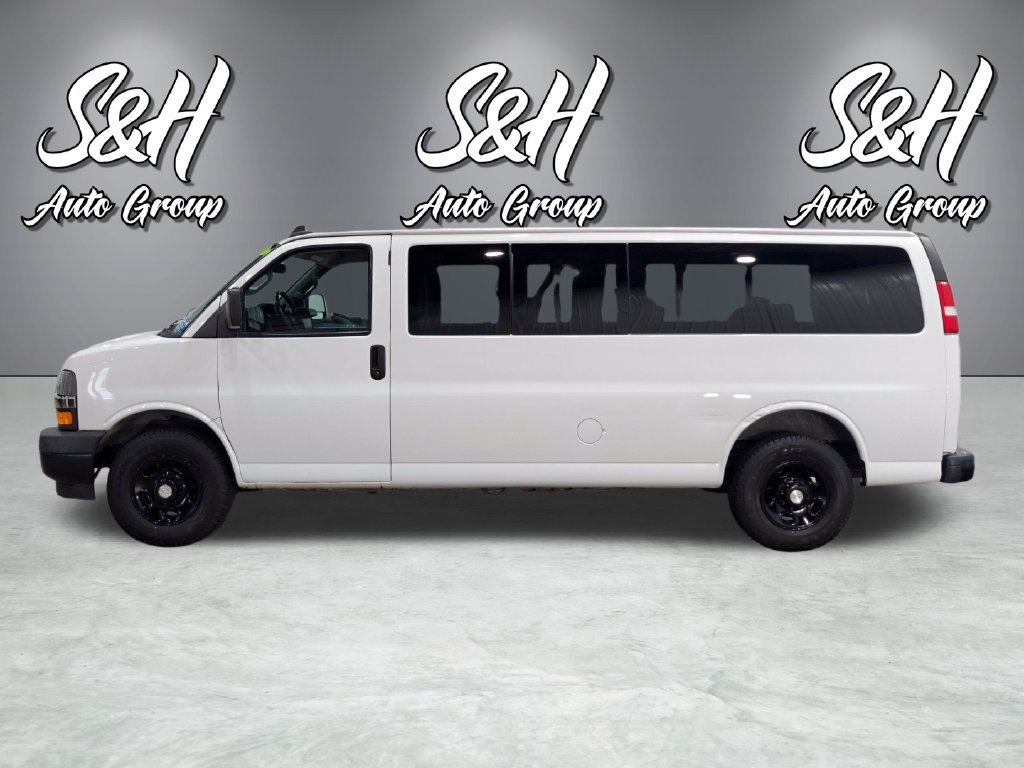 Used 2019 Chevrolet Express 3500 LS RWD image 16