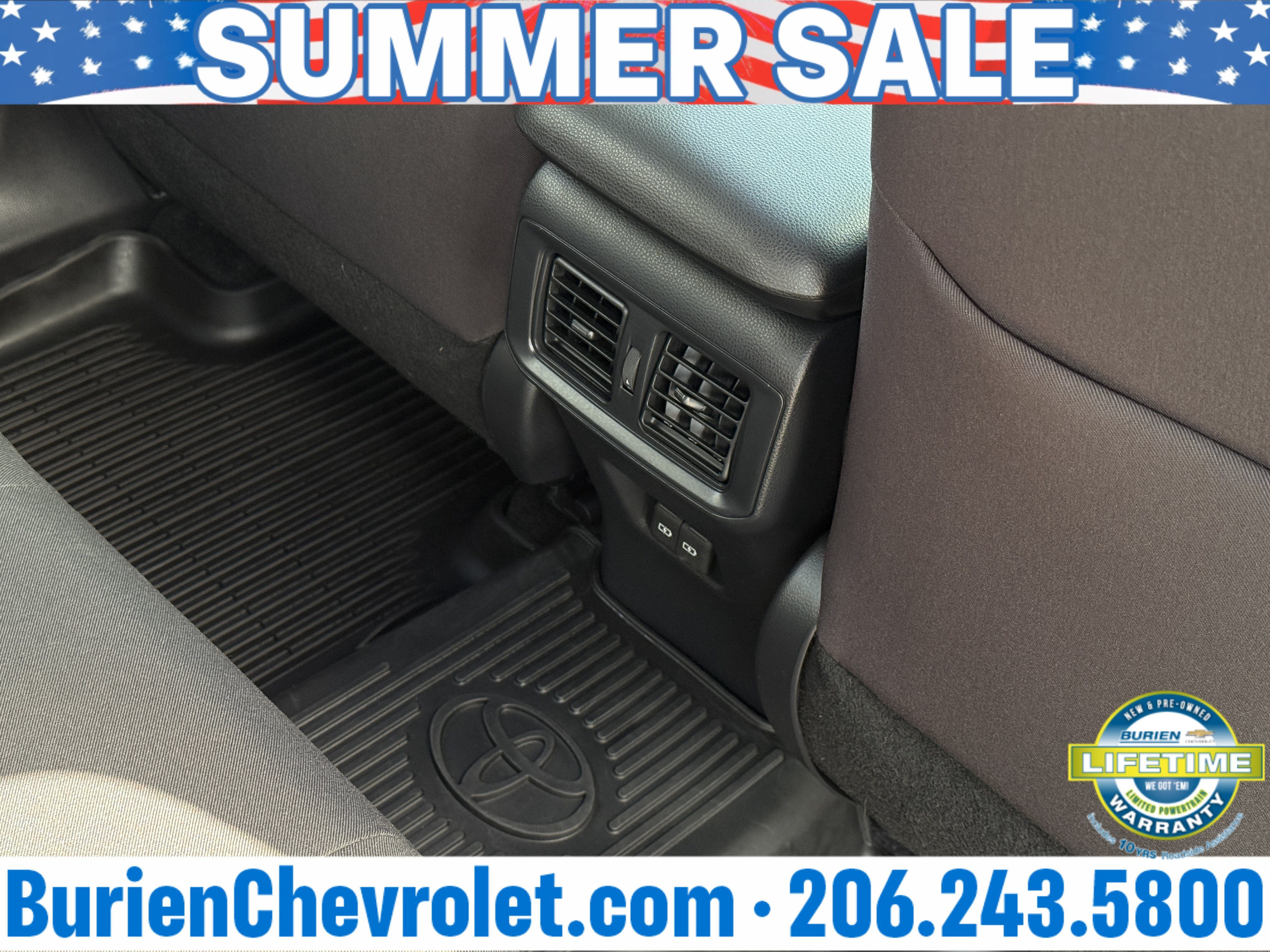 Used 2022 Toyota RAV4 SE w/ Convenience Package AWD/4WD image 26