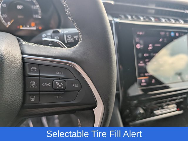 Used 2025 Jeep Grand Cherokee Altitude AWD/4WD image 22