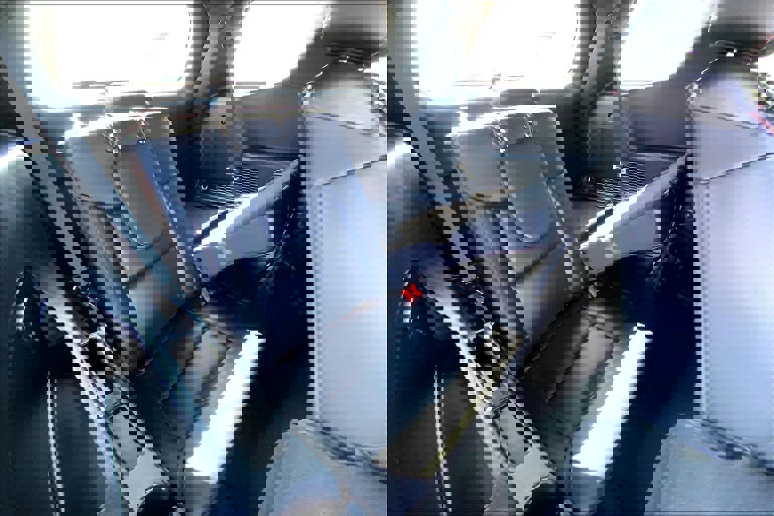 Used 2025 Ford Explorer ST-Line w/ ST-Line Street Pack image 18