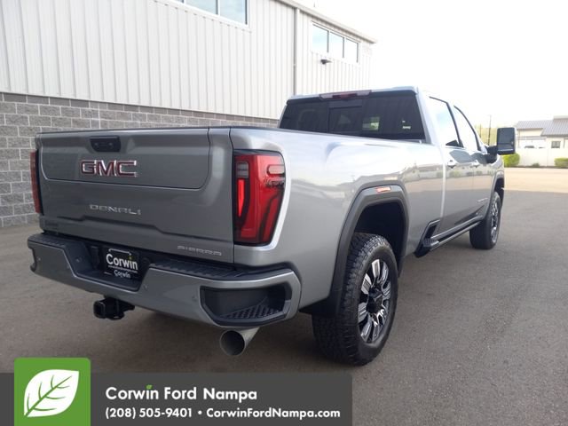 Used 2025 GMC Sierra 3500 Denali w/ Denali Reserve Package AWD/4WD image 3