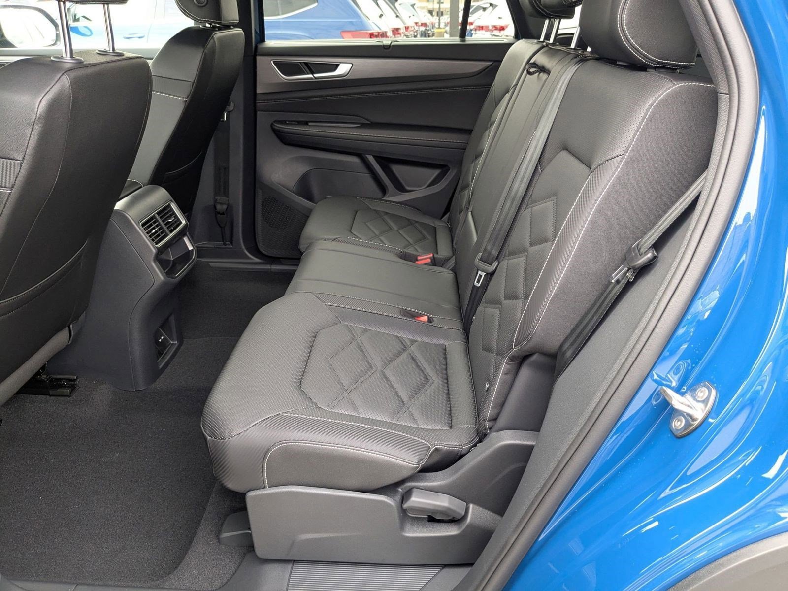 New 2025 Volkswagen Atlas Cross Sport SE image 28