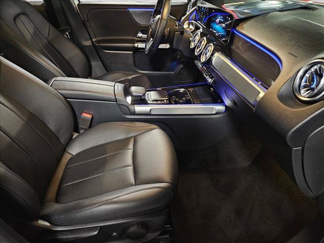 Used 2022 Mercedes-Benz GLB 250 image 19