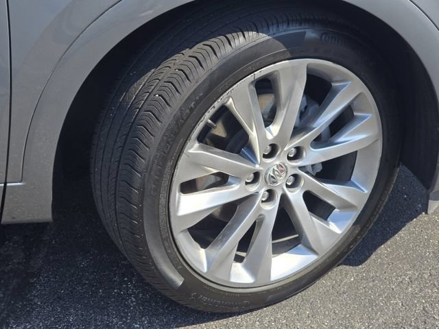 Used 2023 Buick Envision Avenir AWD/4WD image 10