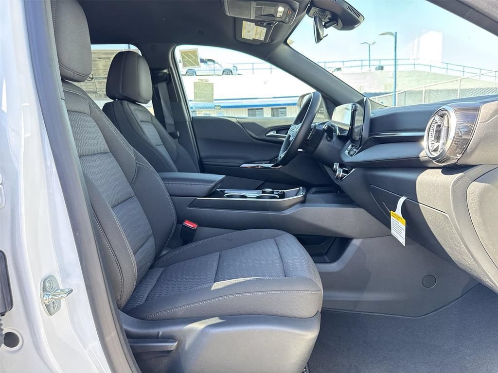 New 2026 Chevrolet Equinox LT AWD/4WD image 32
