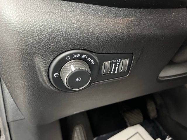 Used 2022 Jeep Compass Latitude FWD image 31