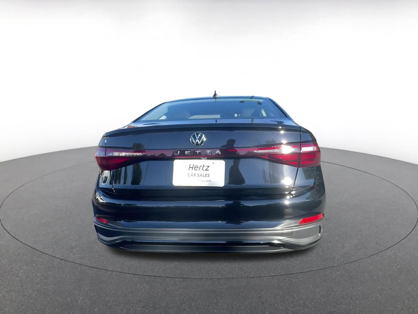 Used 2025 Volkswagen Jetta SE image 11