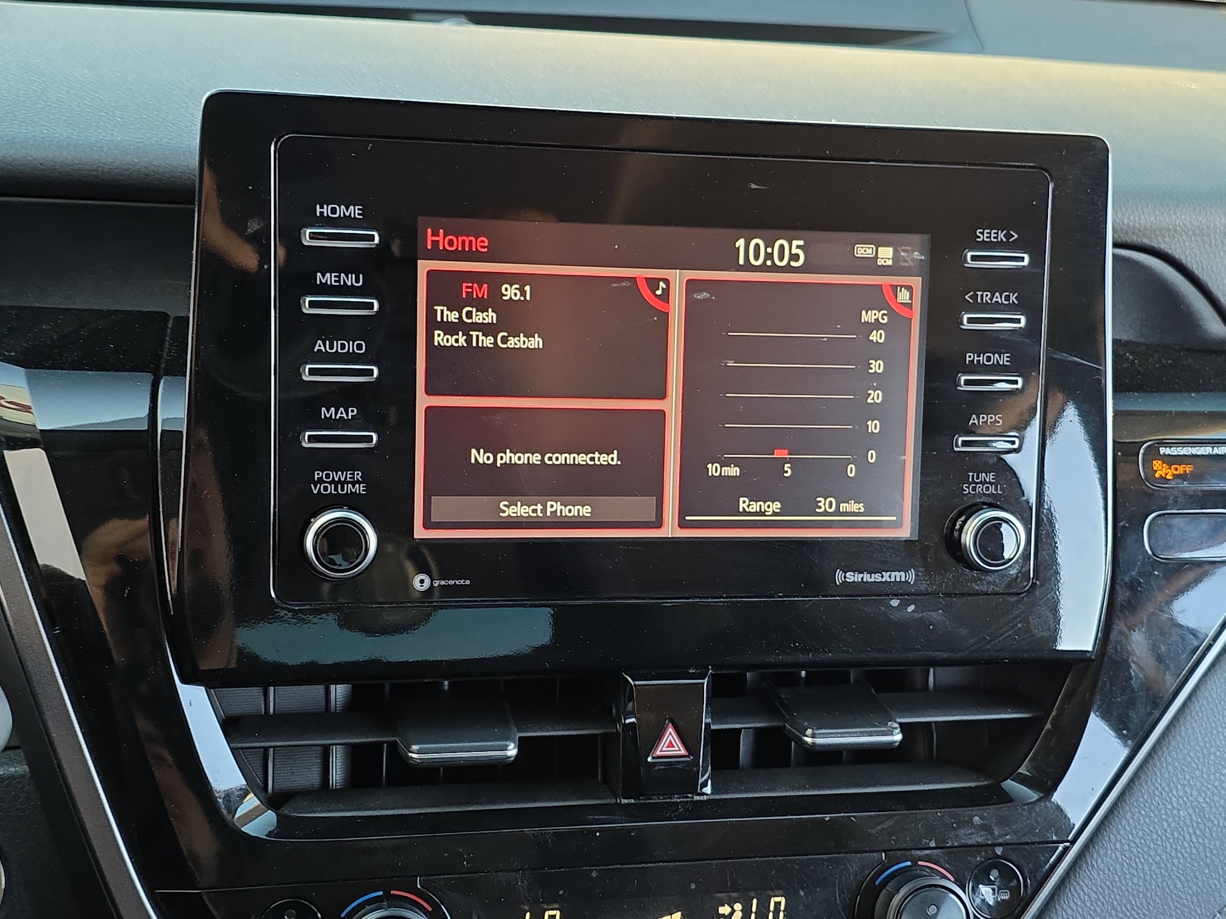 Used 2024 Toyota Camry SE w/ Convenience Package image 18