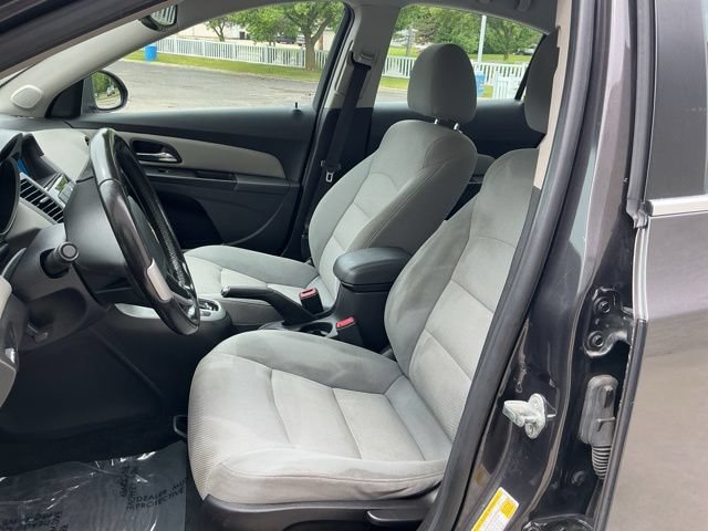 Used 2014 Chevrolet Cruze LT FWD image 11