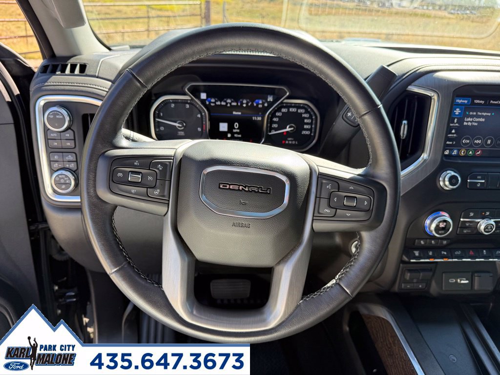 Used 2022 GMC Sierra 2500 Denali w/ Denali Black Diamond Edition AWD/4WD image 19