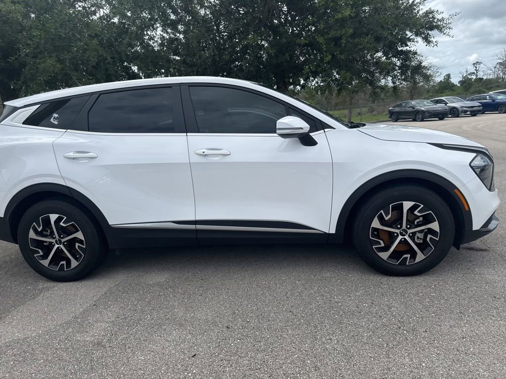 Certified 2023 Kia Sportage EX FWD image 3