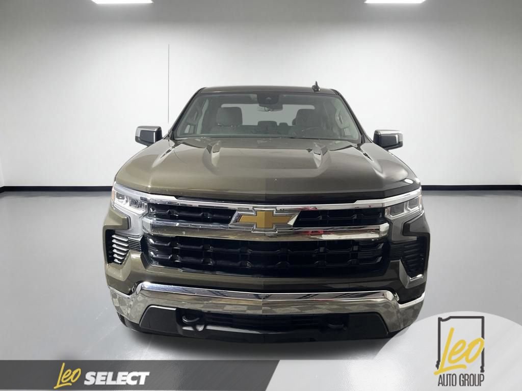 Used 2023 Chevrolet Silverado 1500 LT AWD/4WD image 2