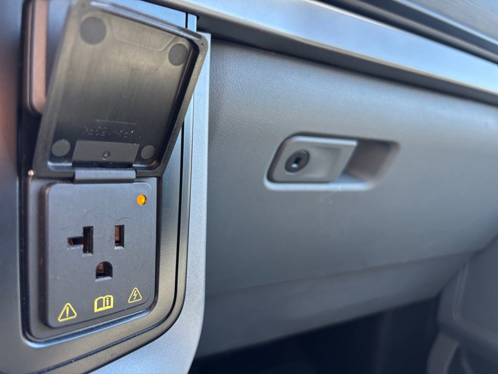 Used 2024 Ford F150 XLT w/ Mobile Office Package image 25