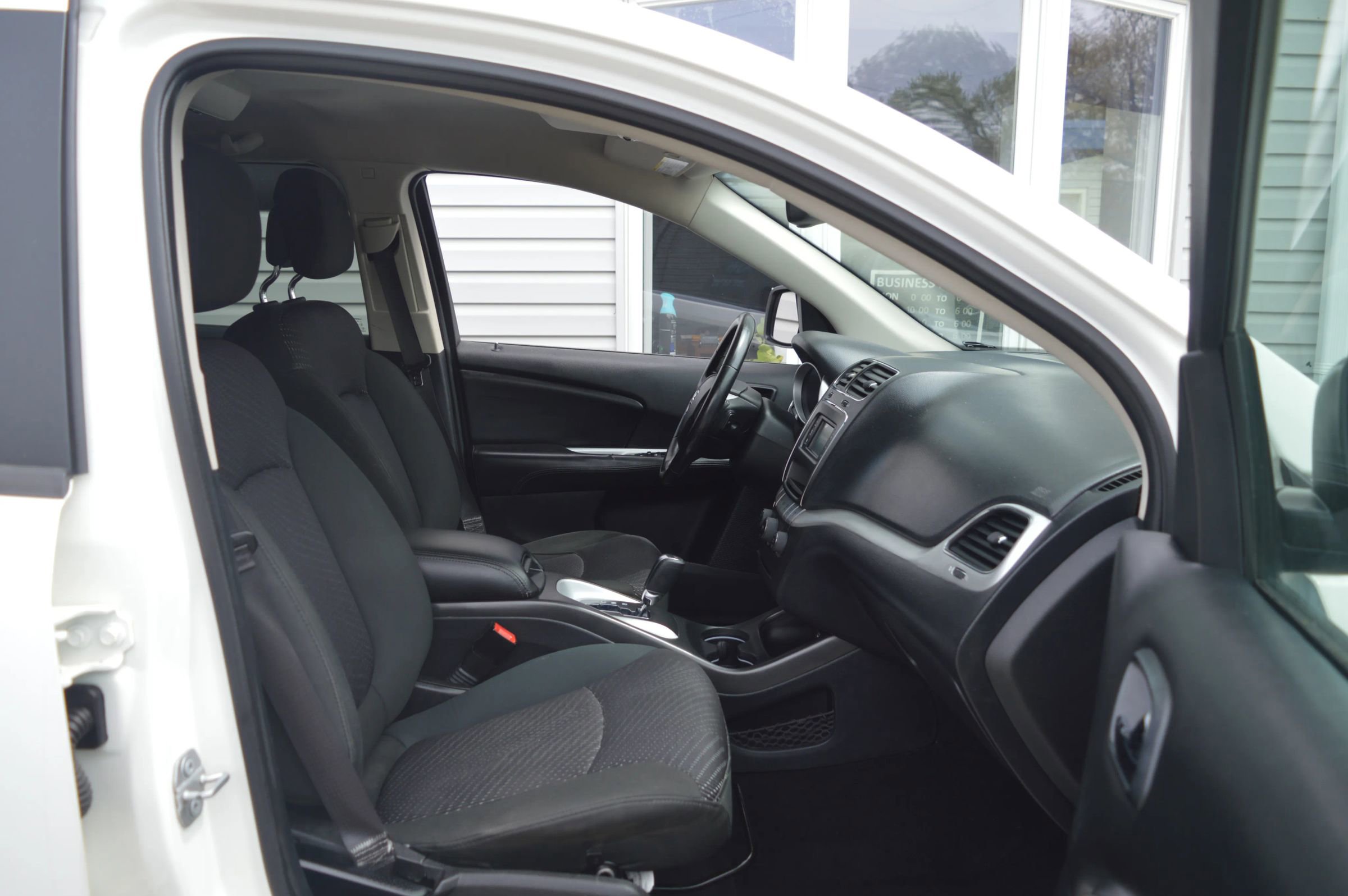 Used 2019 Dodge Journey SE w/ Connectivity Group FWD image 17