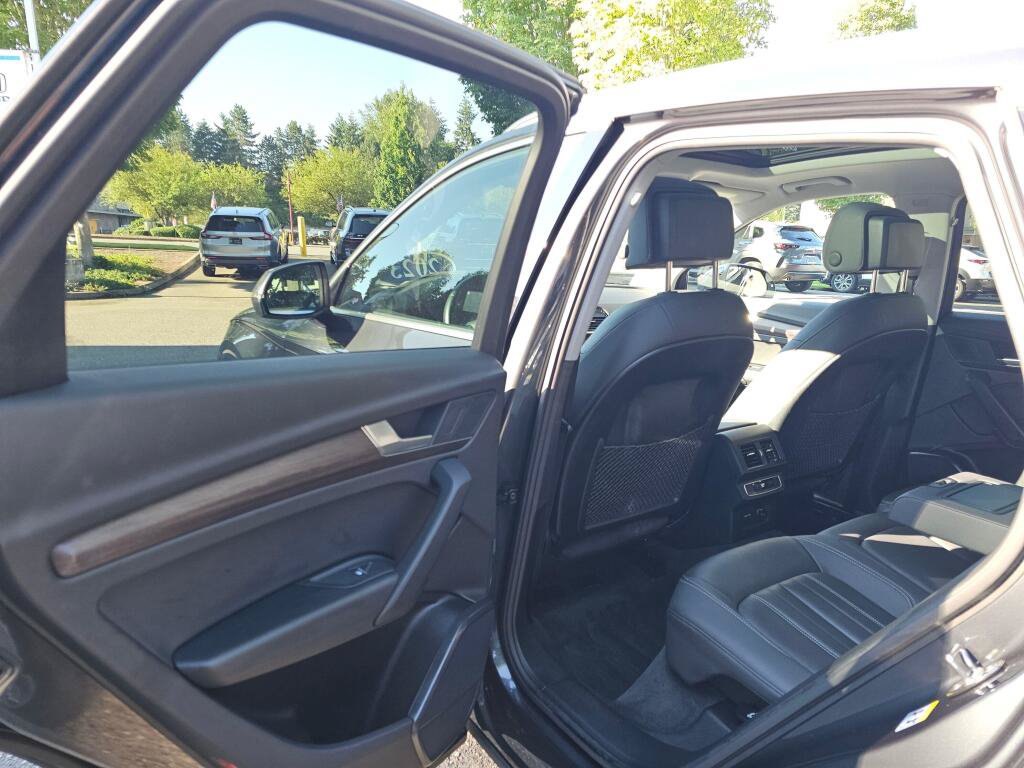 Used 2023 Audi Q5 2.0T Premium AWD/4WD image 18