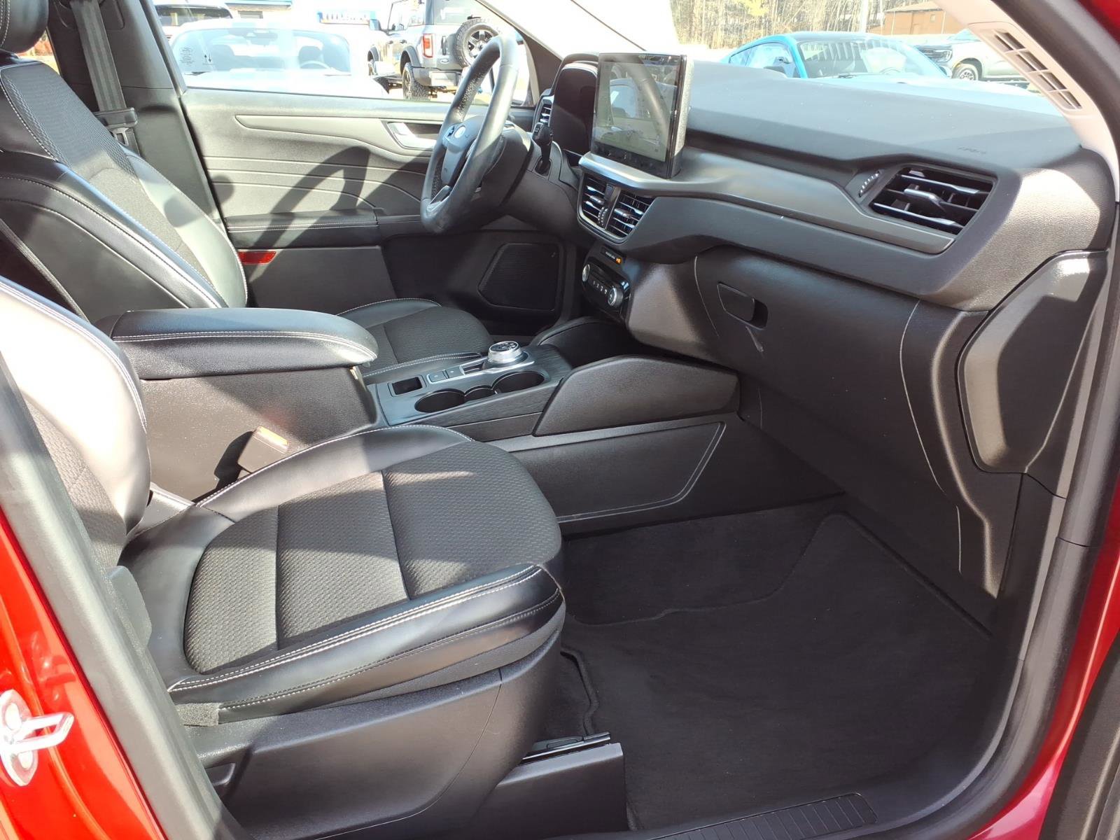 Used 2024 Ford Escape SE image 8