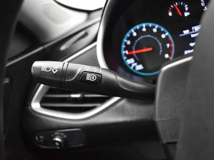 Used 2025 Chevrolet Malibu LT FWD image 24