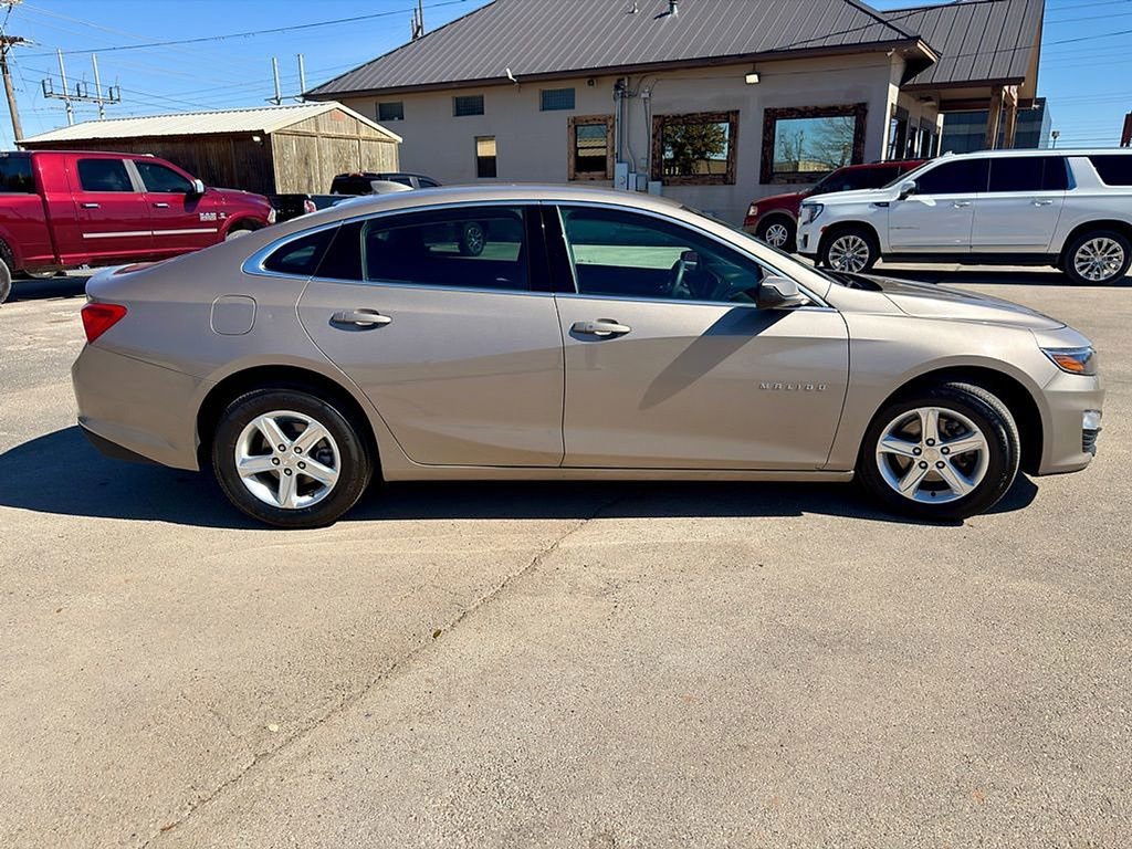 Used 2024 Chevrolet Malibu LT image 6