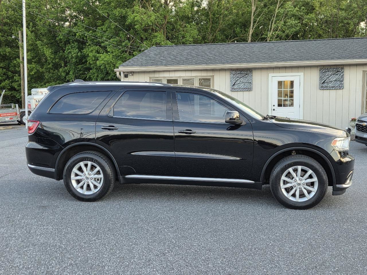 Used 2019 Dodge Durango SXT AWD/4WD image 9
