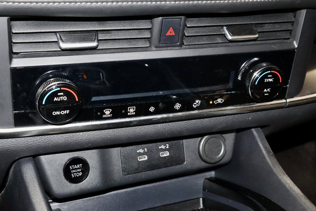 Certified 2024 Nissan Rogue SV image 32