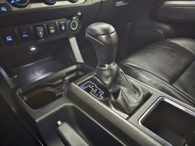 Used 2018 Toyota Tacoma TRD Off-Road w/ Technology Package image 32