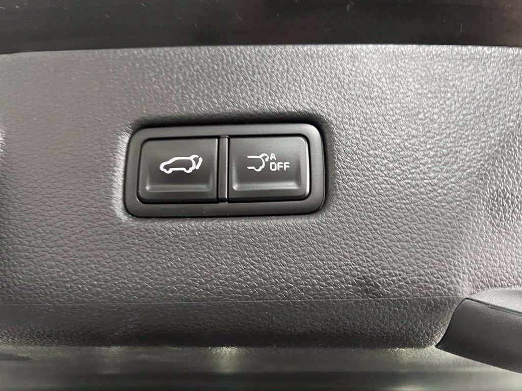 Used 2025 Kia Carnival EX FWD image 45
