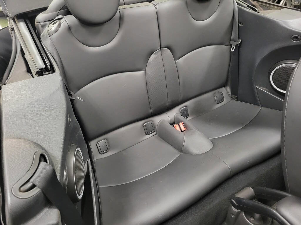 Used 2013 MINI Cooper Convertible image 18