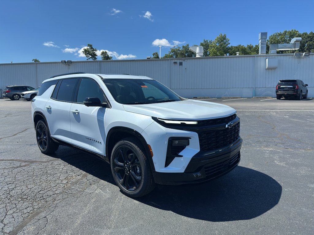 New 2027 Chevrolet Traverse RS w/ LPO, Floor Liner Package AWD/4WD image 10