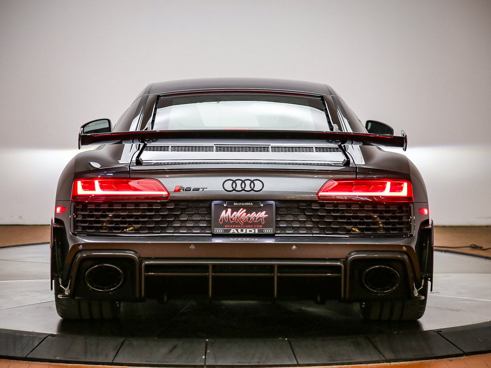 Used 2023 Audi R8 V10 GT RWD image 16