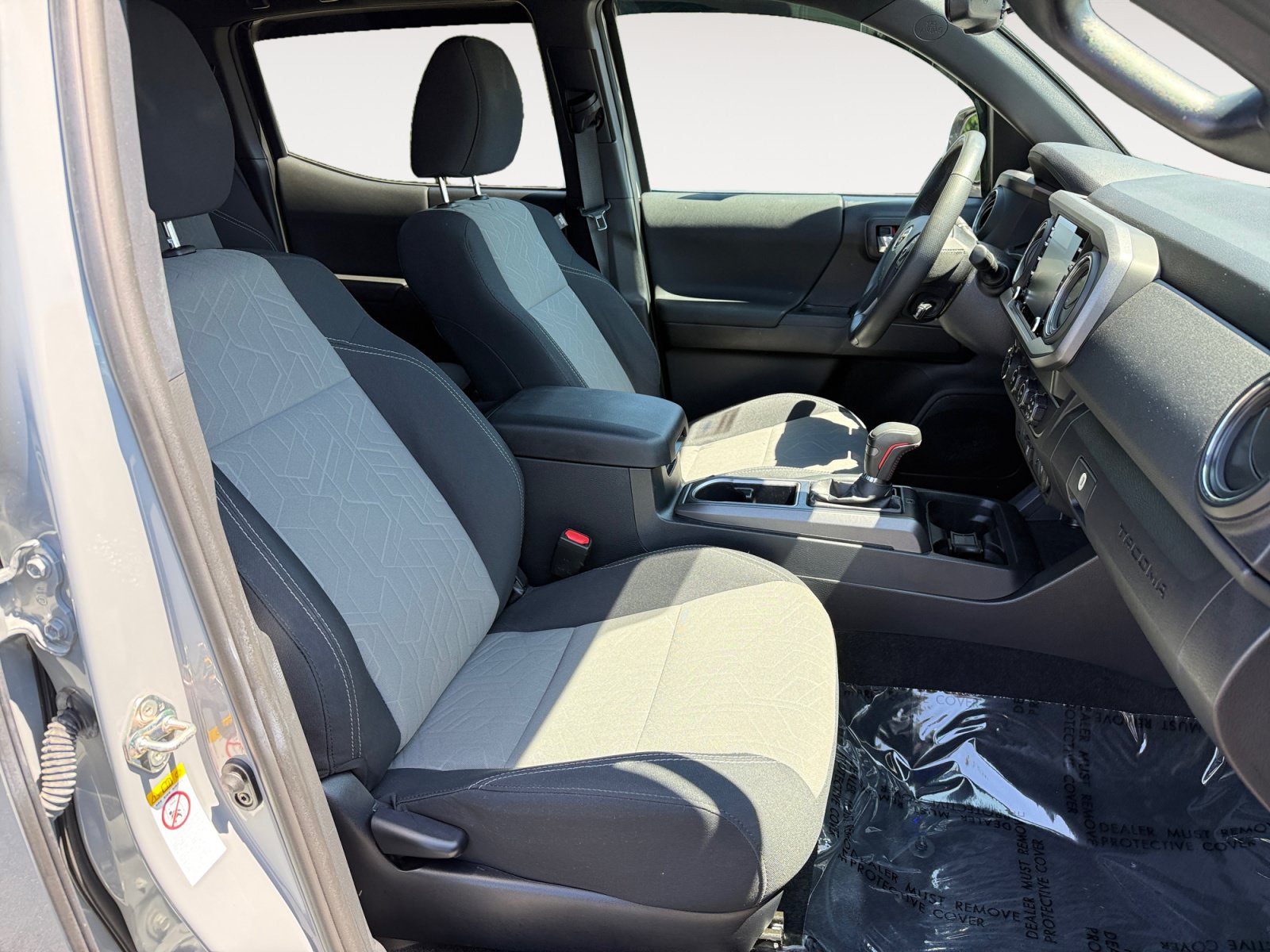 Used 2020 Toyota Tacoma TRD Off-Road w/ Technology Package AWD/4WD image 19