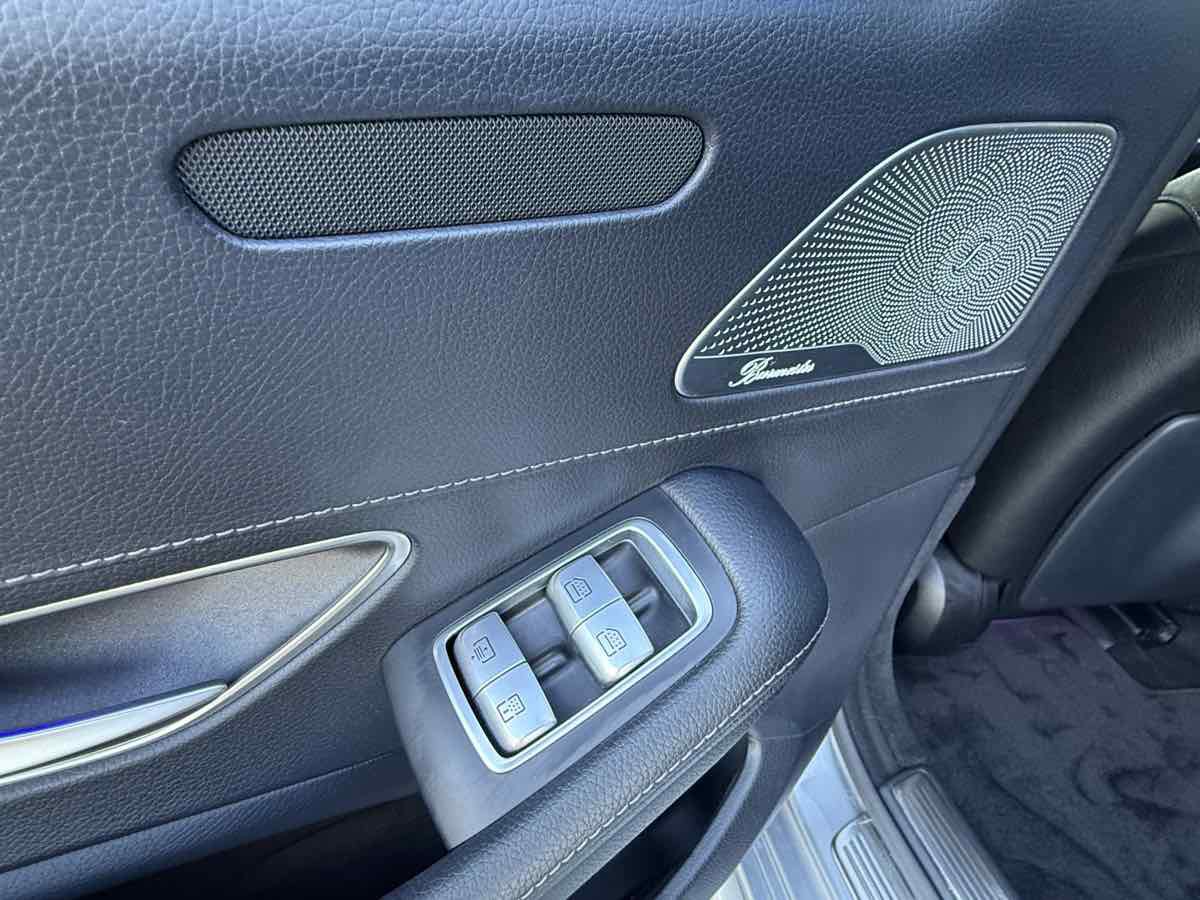 Used 2015 Mercedes-Benz S 550 Sedan image 35