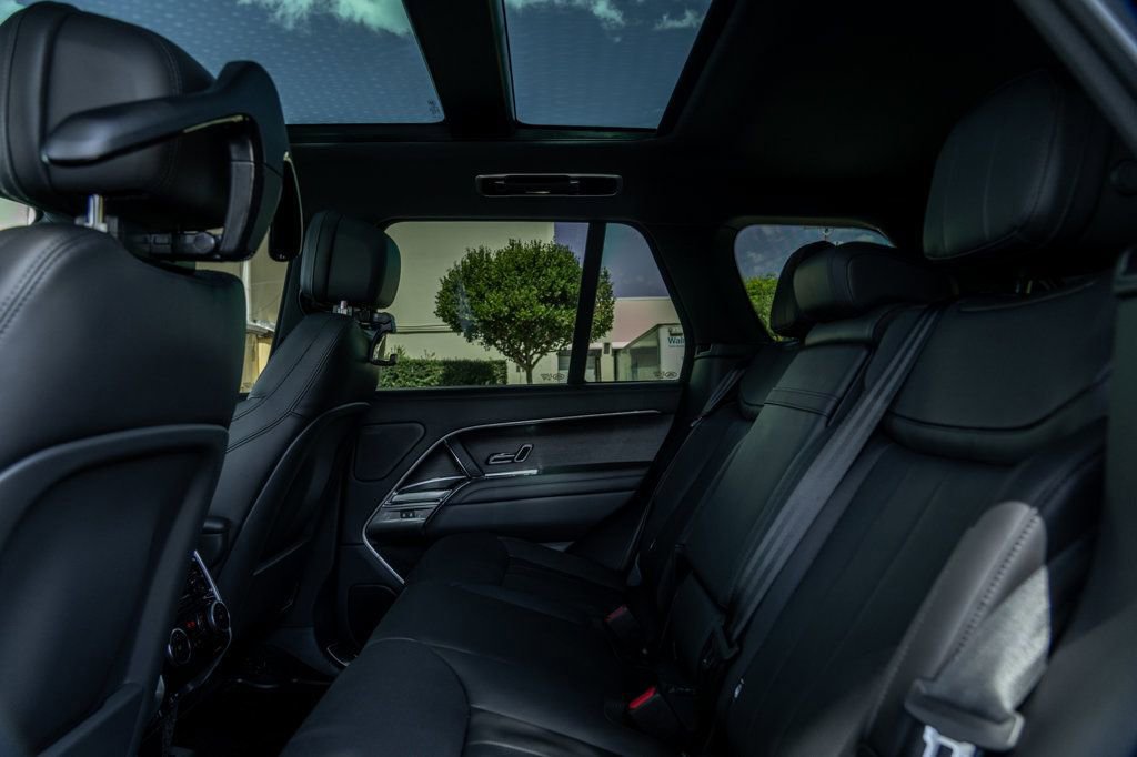 Used 2026 Land Rover Range Rover SE image 21