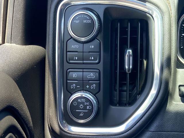 Used 2020 GMC Sierra 2500 AT4 w/ AT4 Premium Package AWD/4WD image 14