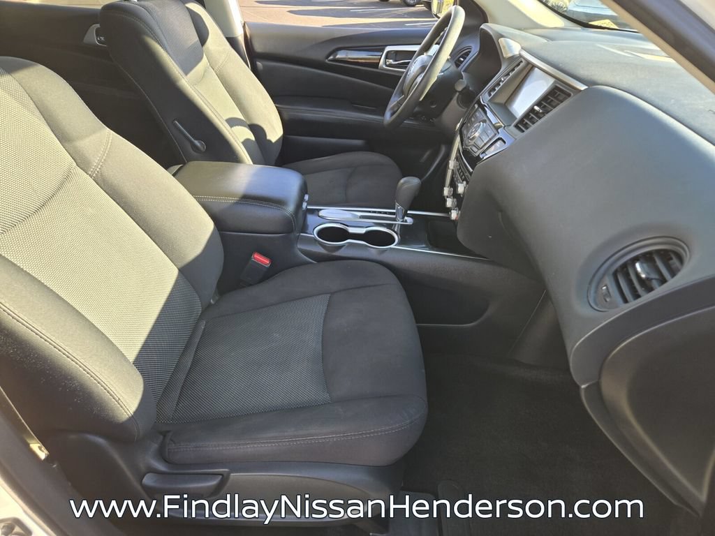 Used 2020 Nissan Pathfinder S FWD image 17