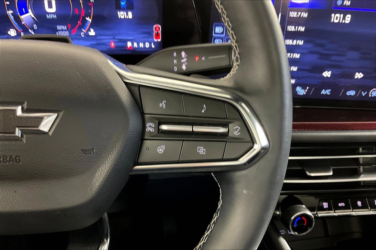 Used 2024 Chevrolet Traverse Z71 w/ Enhanced Driving Package image 12