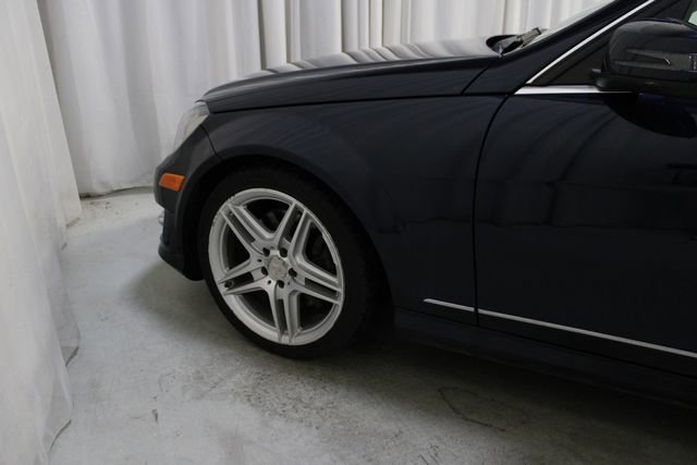 Used 2014 Mercedes-Benz C 300 4MATIC Sedan image 32