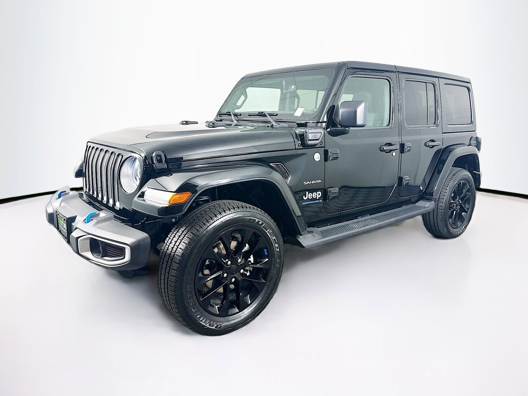 Used 2023 Jeep Wrangler Sahara w/ Cold Weather Group image 3