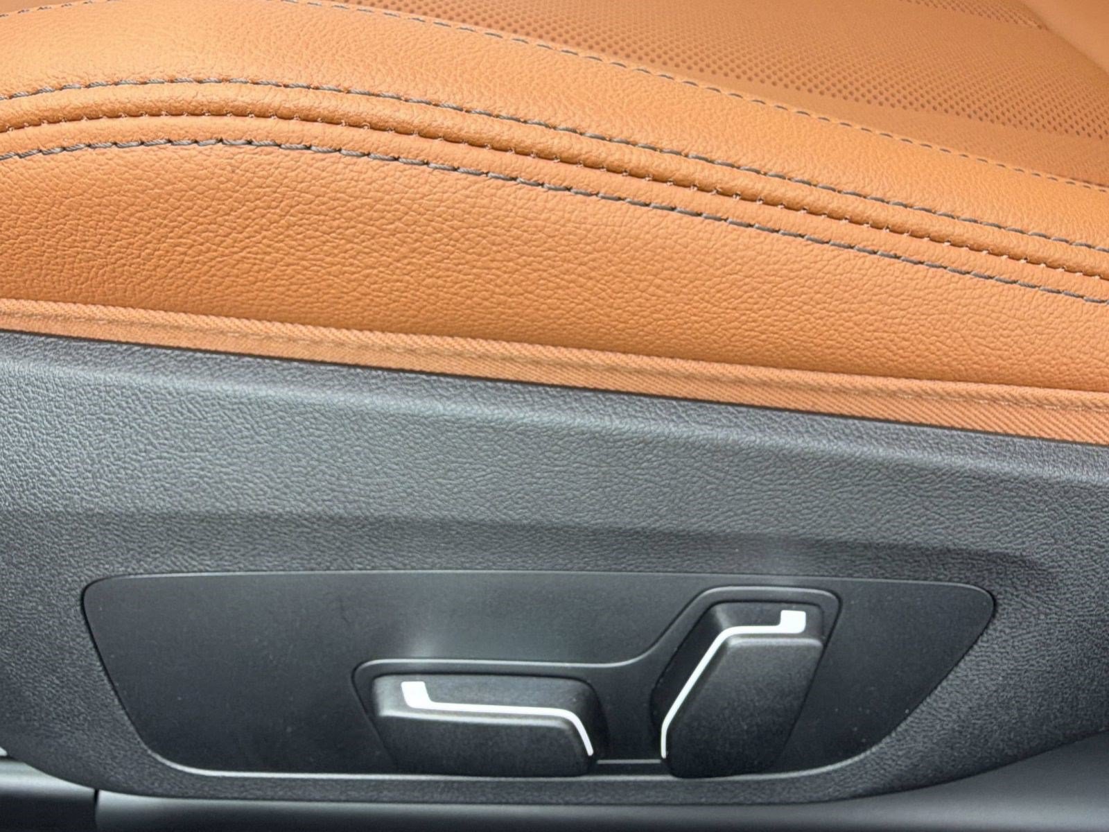 Used 2026 BMW 230i Coupe w/ Premium Package RWD image 13