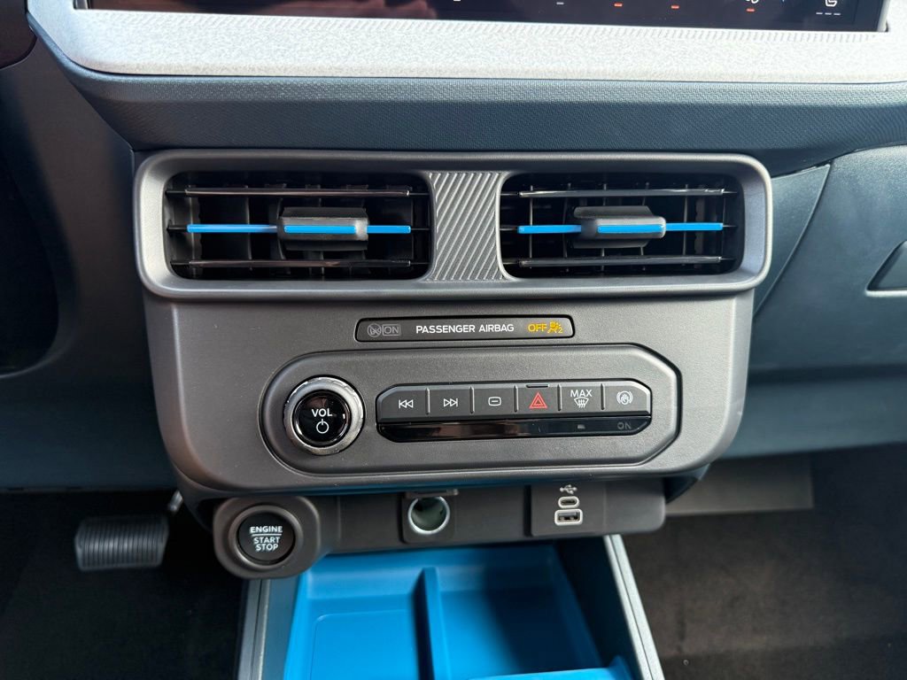 New 2025 Ford Maverick XLT w/ XLT Luxury Package image 27